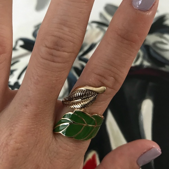 Green Enamel Leaf Design Cuff Wrap Ring - Picture 2 of 6